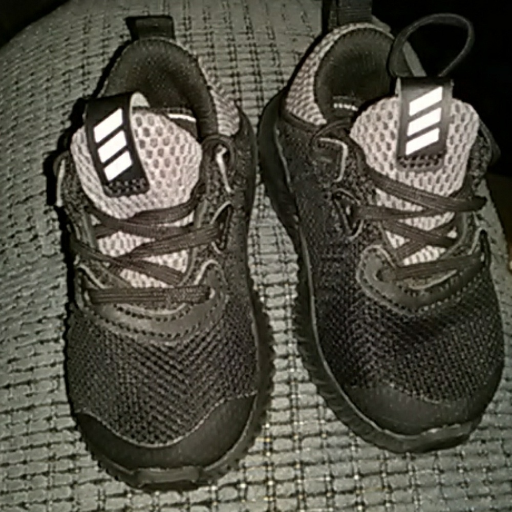 Adidas - Picture 3 of 3